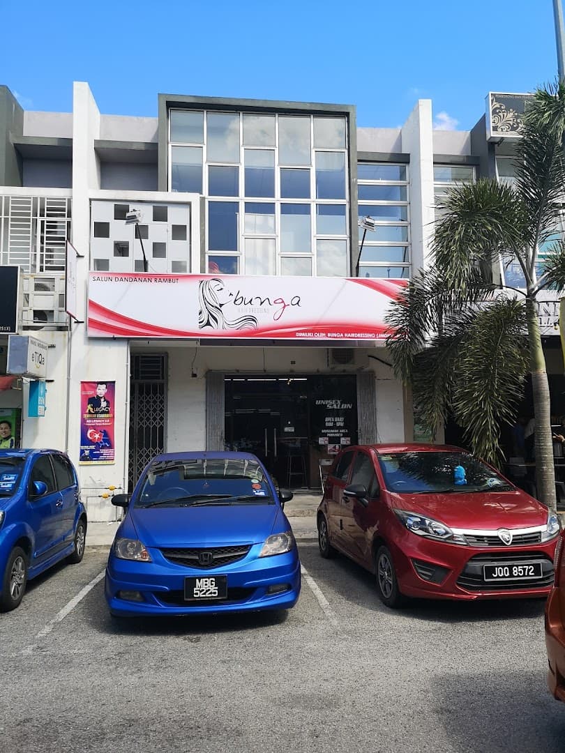 Bunga hairdressing 1