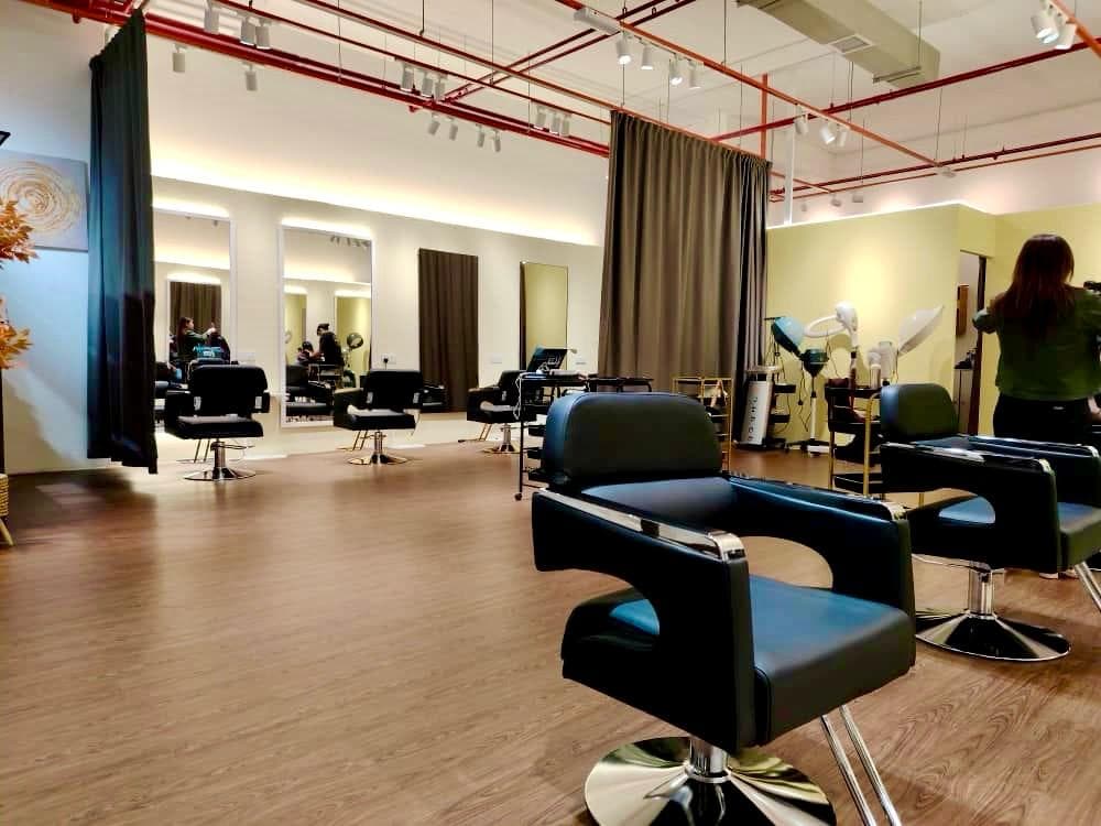 B2 Hair Studio & Facial @LARKIN JUNCTION 1