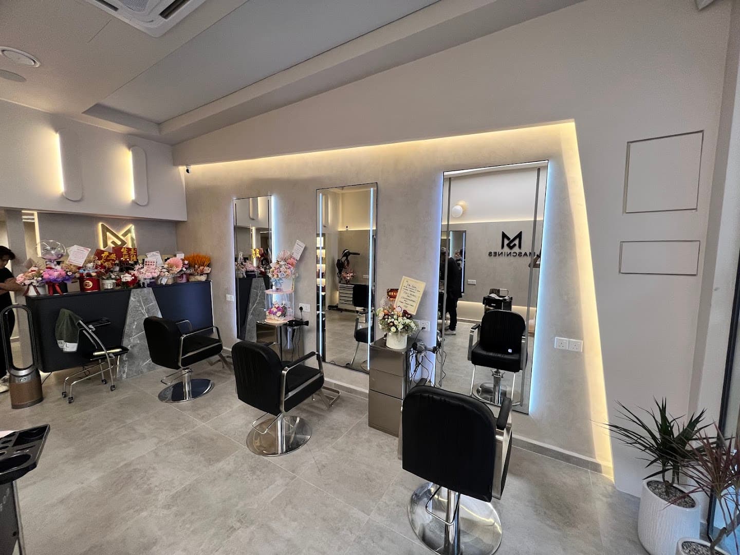 MASCNINES Hair Salon 1