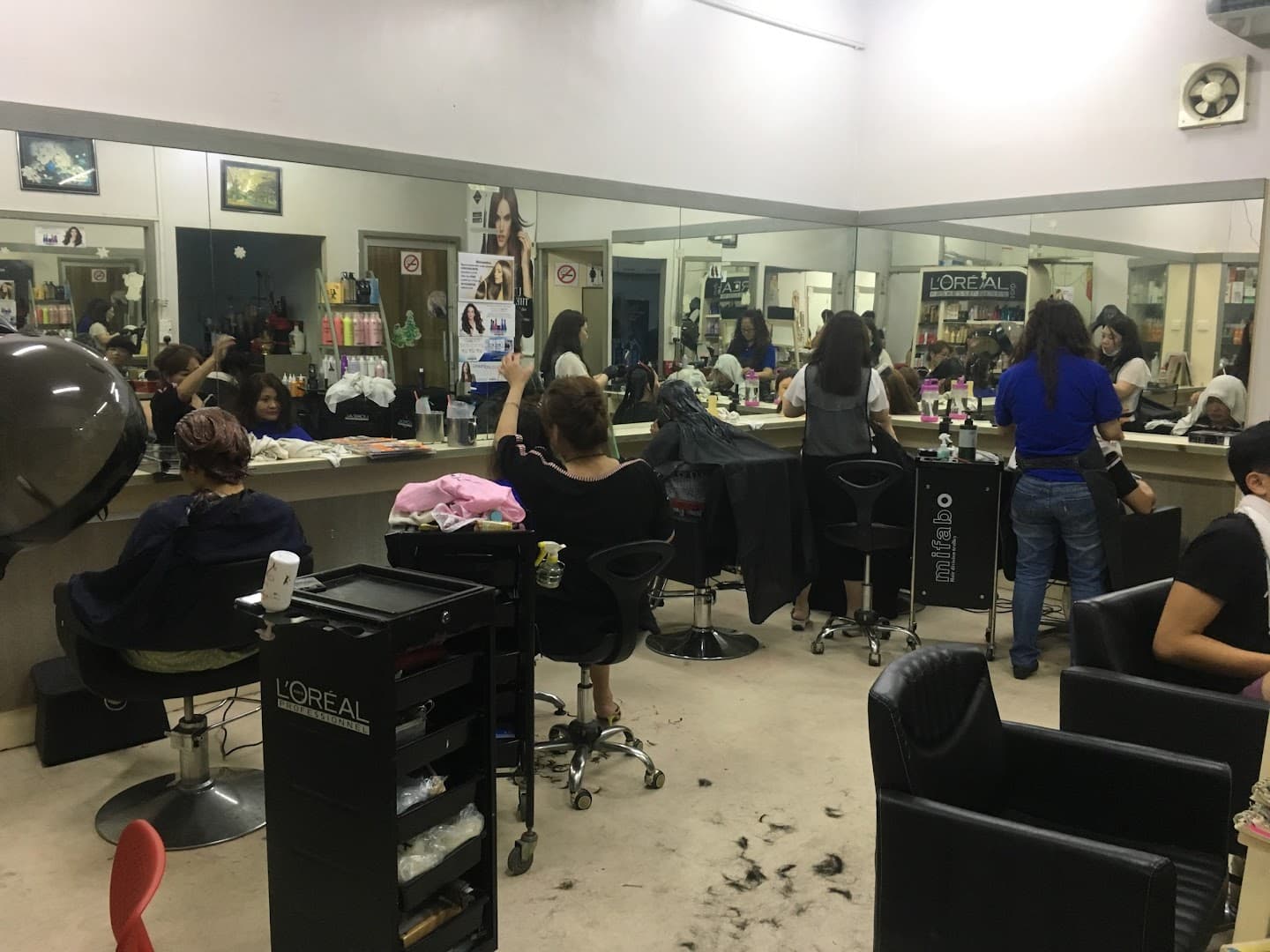 Joyces Hair Saloon 3