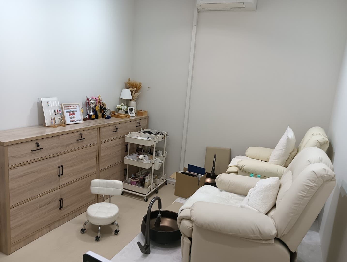MINA NAIL SALON MASAI 1