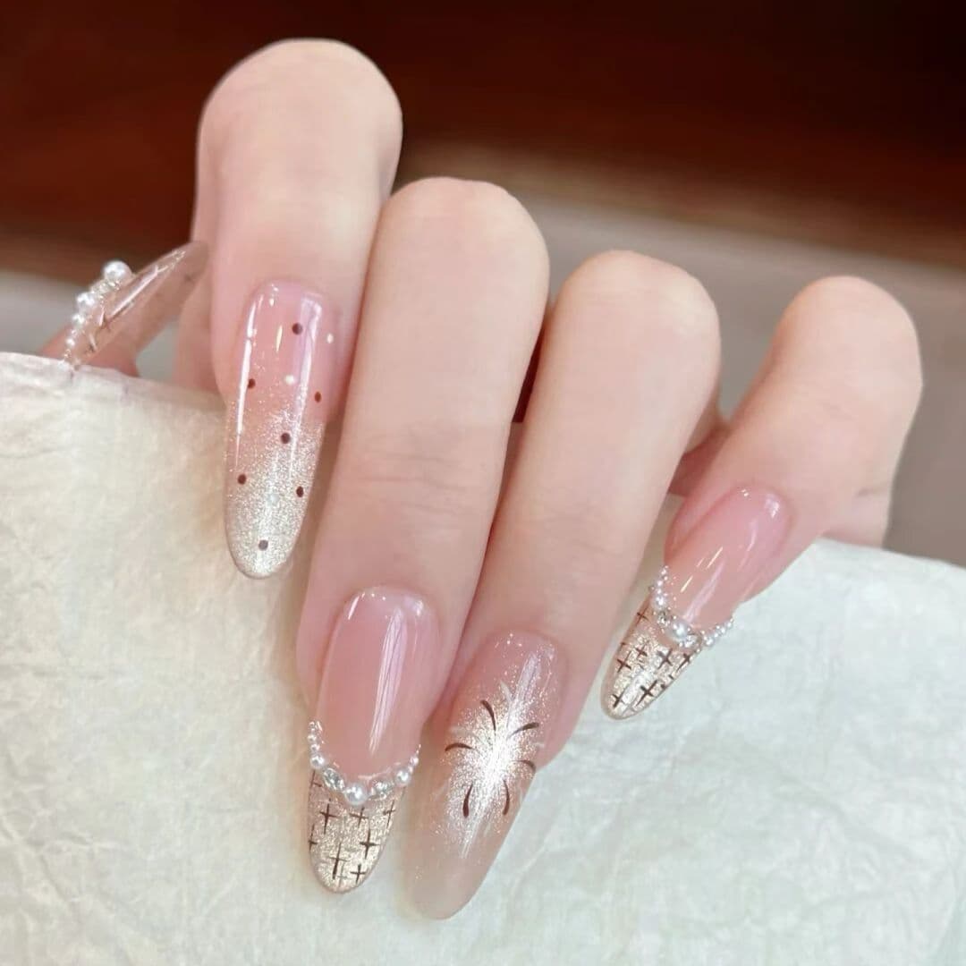 ART HAIR & NAILS SALON 3
