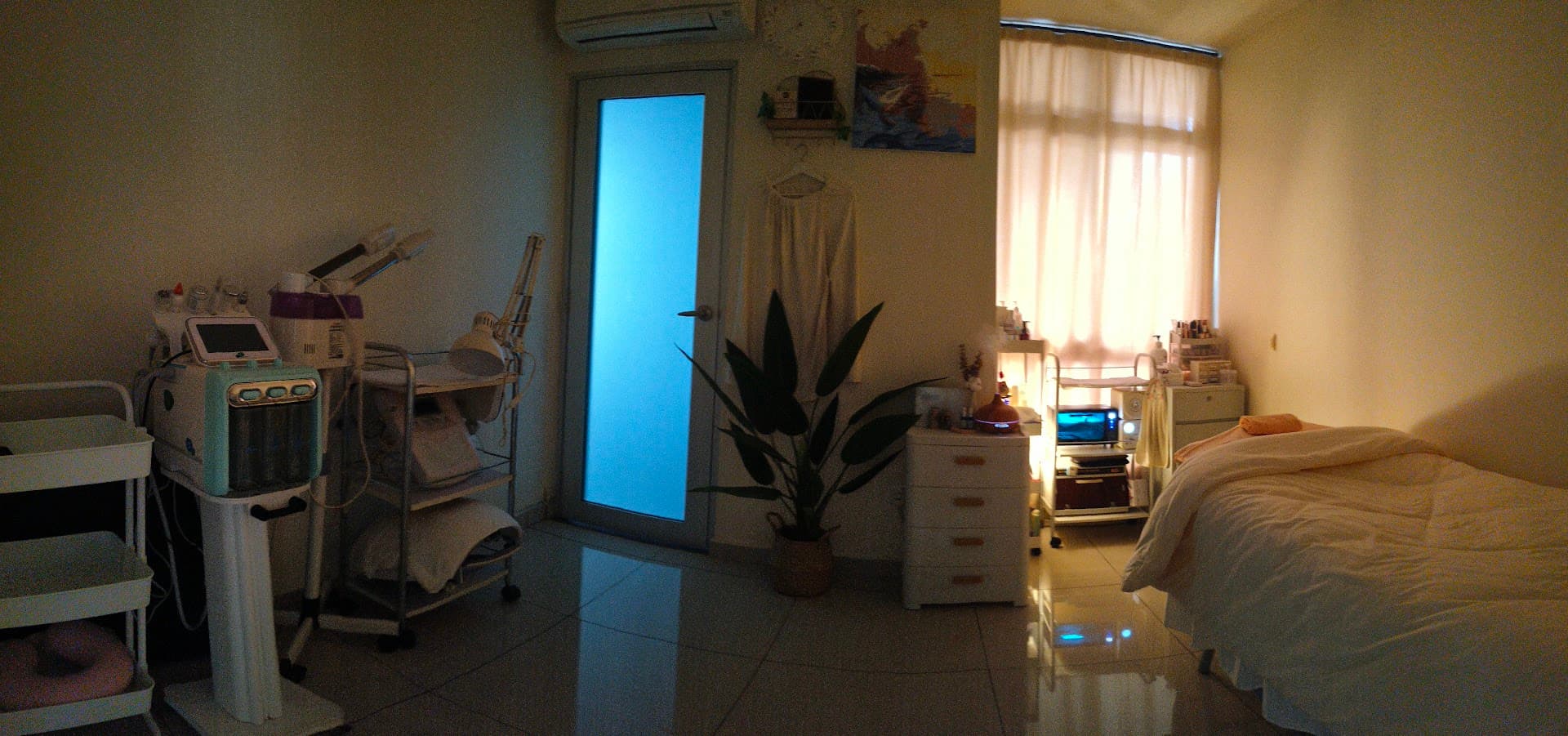 Mignique Skin beauty Studio Sutera Utama, Johor Bahru） 2
