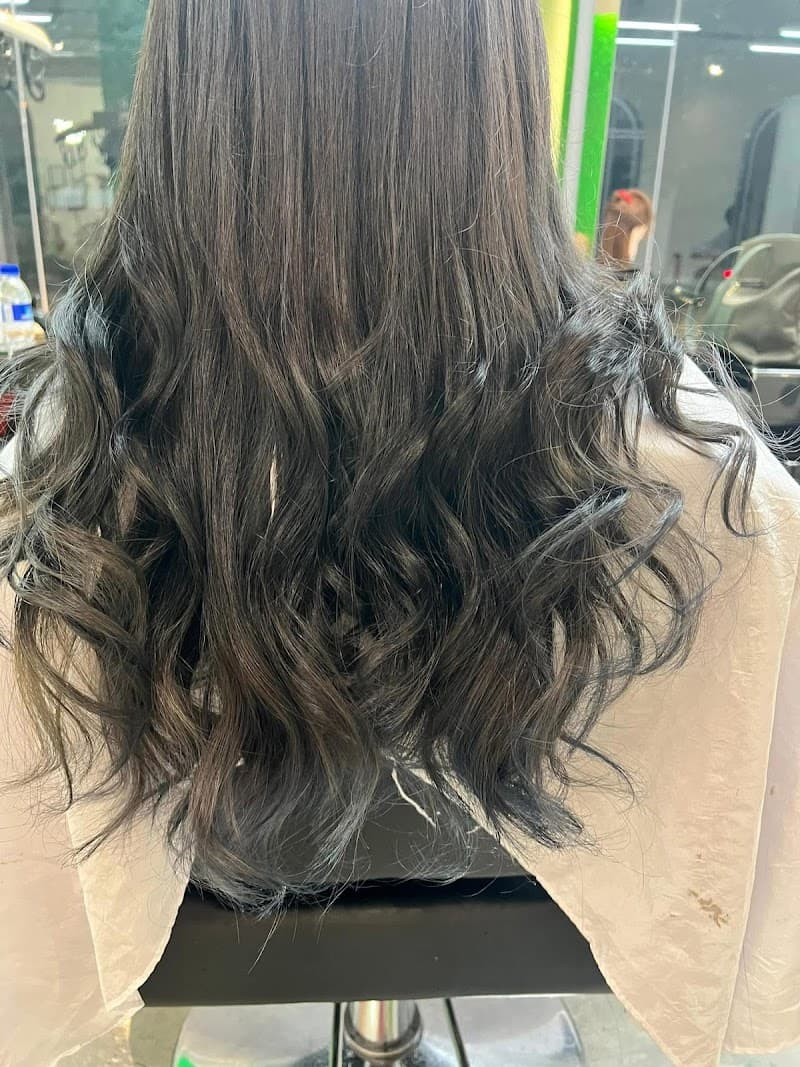 RU XI XING BEAUTY & HAIR SALON 5