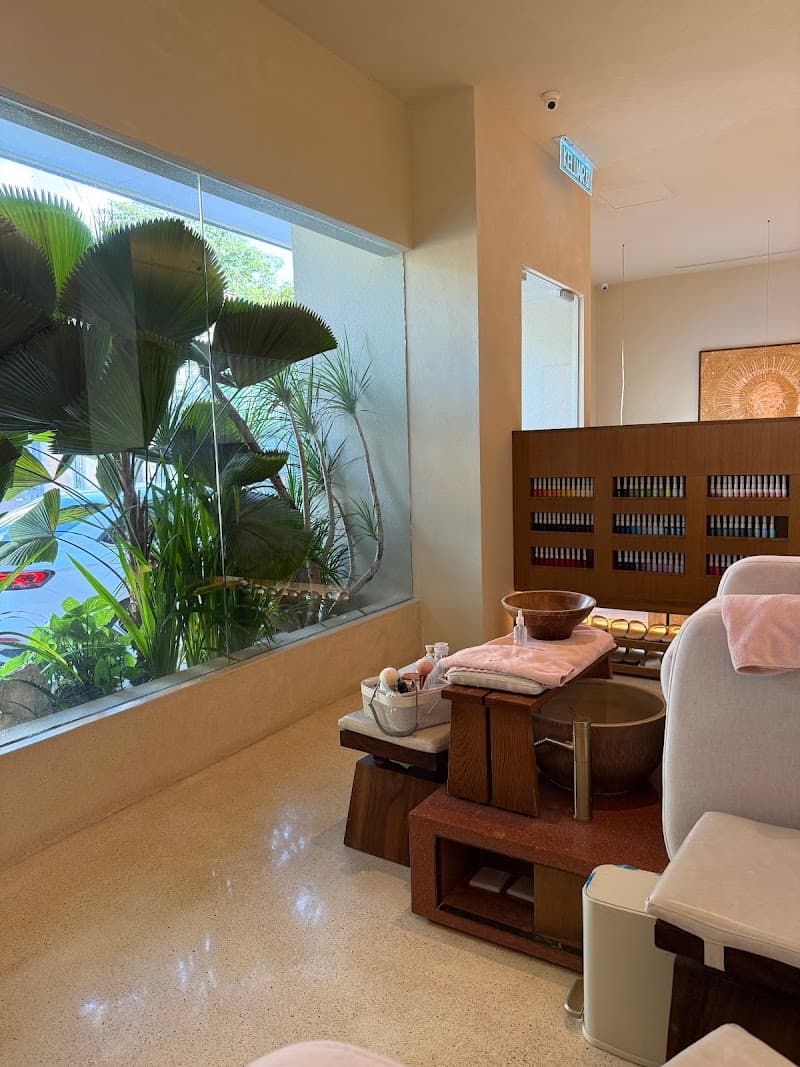 LYLA BEAUTY LOUNGE 3